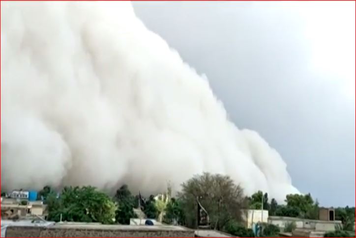 sandstorm pakistan, sandstorm pakistan video, sandstorm pakistan punjab video, khofnaq toofan in bhakkar خوفناک طوفان کی تباہ کاریاں