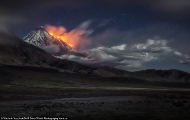 Two strong eruptions of Sheveluch and Klyuchevskoy rattle Kamchatka, Russia