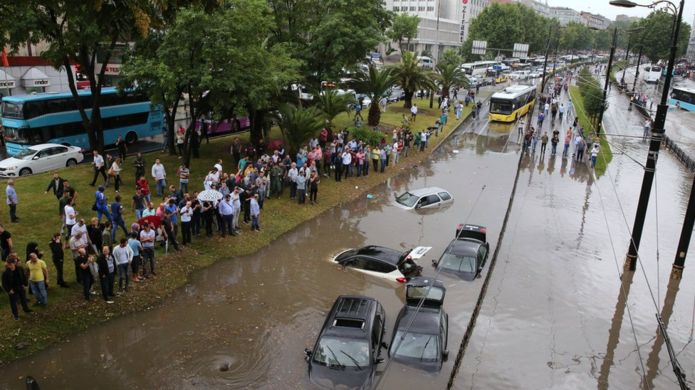 istanbul flash floods, istanbul storm july 2017, istanbul storm video, istanbul storm july 18 2017 video and pictures, Record rain in Istanbul produce widespread flooding, istanbul storm