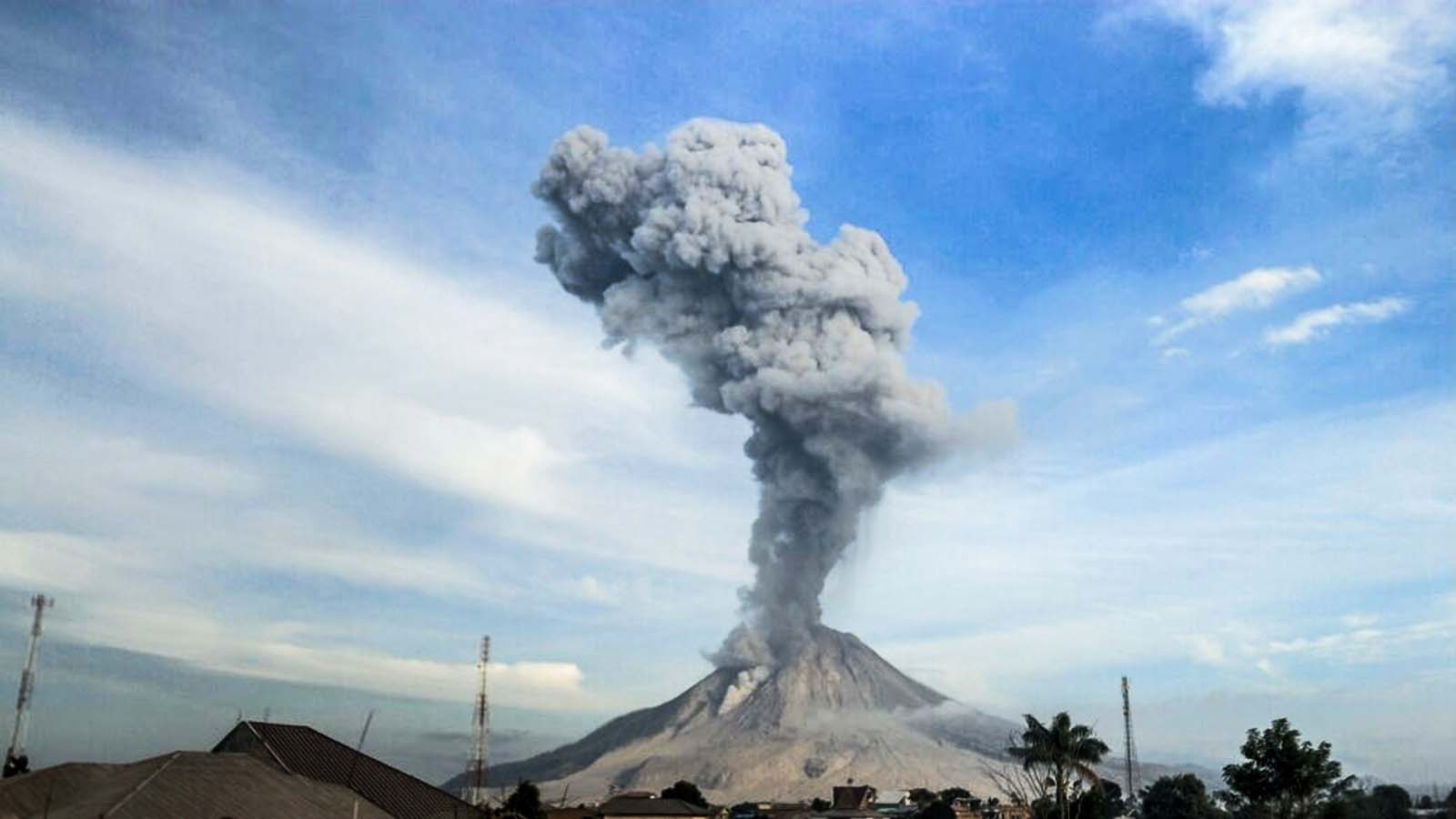 sinabung eruption on July 20 2017, sinabung eruption on July 20 2017 picture, sinabung eruption on July 20 2017 video