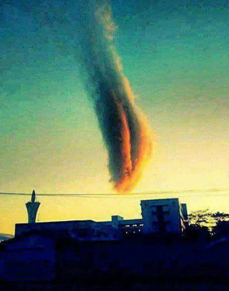 mysterious cloud brazil, This cloud formation reall looks like a fireball crashing onto Earth fireball cloud brazil, mysterious cloud brazil august 2017