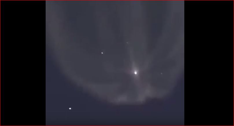 Mysterious sky phenomenon in the sky of Kazakhstan, msterious light sky Kazakhstan, moving light and vapor cloud kazakhstan
