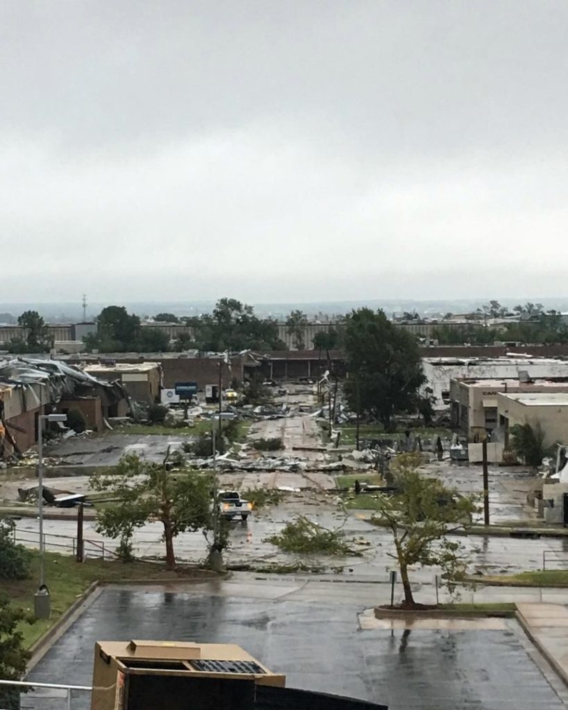 Tornado touches down in Tulsa, Oklahoma At least 25 people injured in