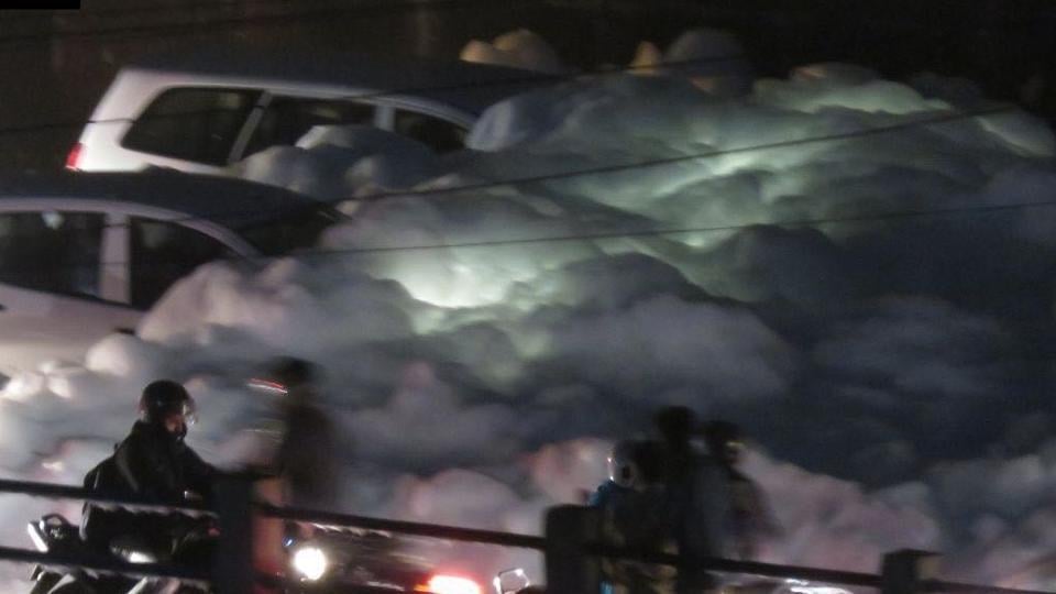 Toxic foam tsunami in Bengaluru after unprecedented downpours, toxic foam bengaluru, toxic foam bengaluru video, toxic foam bengaluru pictures