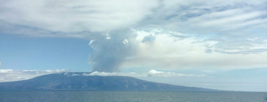 eruption galapagos, Eruption of Fernandina La Cumbre volcano in Galapagos on September 4 2017, volcanic eruption La Cumbre volcano galapagos, volcanic eruption galapagos september 4 2017
