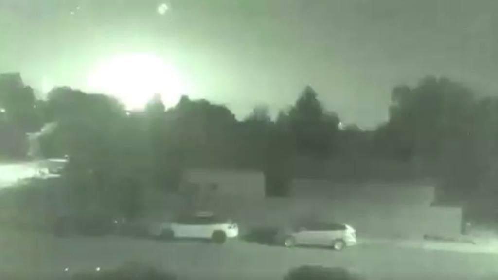 fireball bc september 4 2017, fireball bc september 4 2017 video, giant fireball explodes over BC and Alberta in Canada on September 4 2017, giant fireball explodes over BC and Alberta in Canada on September 4 2017 video