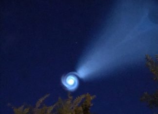 mysterious glowing object explodes in Russian sky, mysterious glowing object sky russia, mysterious glowing object sky russia video, mysterious glowing object sky russia pictures, mysterious glowing object sky russia september 26 2017