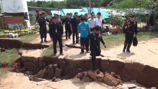 giant cracks thailand, giant cracks thailand pictures, giant cracks thailand video