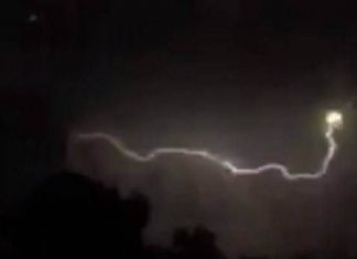 ufo struck by lightning delaware video, Mysterious glowing orb hit by lightning in Delaware USA