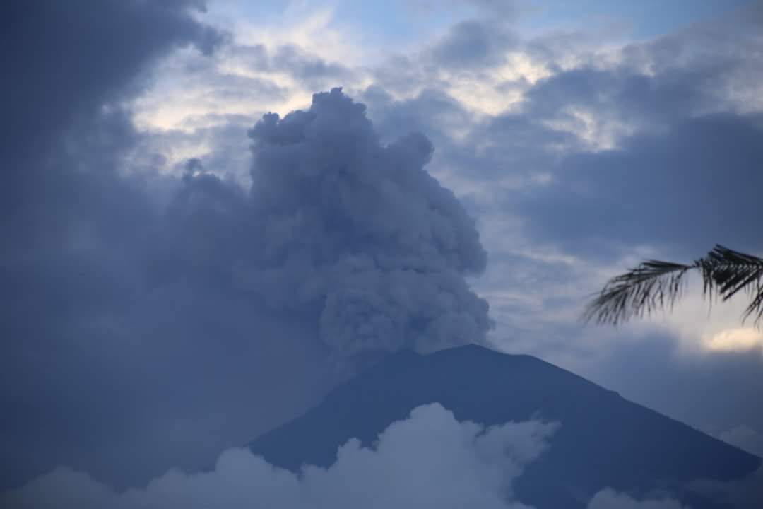 agung eruption nov 25