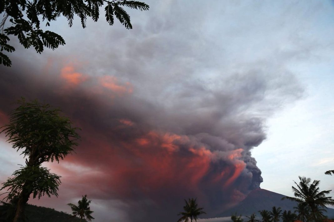 Thousands flee Agung as Bali volcano  erupts sending plumes 