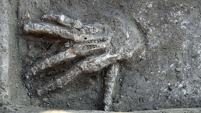 Thousands of severed large hands found in palace in Egypt