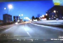 Mysterious flash of light turns night into day over thousands of kilometers in Russia on January 7 2018. Source remains undefined, Mysterious flash of light turns night into day over thousands of kilometers in Russia on January 7 2018 video, Mysterious flash of light turns night into day over thousands of kilometers in Russia on January 7 2018 pictures, Mysterious flash of light turns night into day over thousands of kilometers in Russia on January 7 2018, giant meteor explodes over russia jan 2018