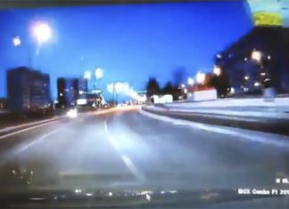 Mysterious flash of light turns night into day over thousands of kilometers in Russia on January 7 2018. Source remains undefined, Mysterious flash of light turns night into day over thousands of kilometers in Russia on January 7 2018 video, Mysterious flash of light turns night into day over thousands of kilometers in Russia on January 7 2018 pictures, Mysterious flash of light turns night into day over thousands of kilometers in Russia on January 7 2018, giant meteor explodes over russia jan 2018