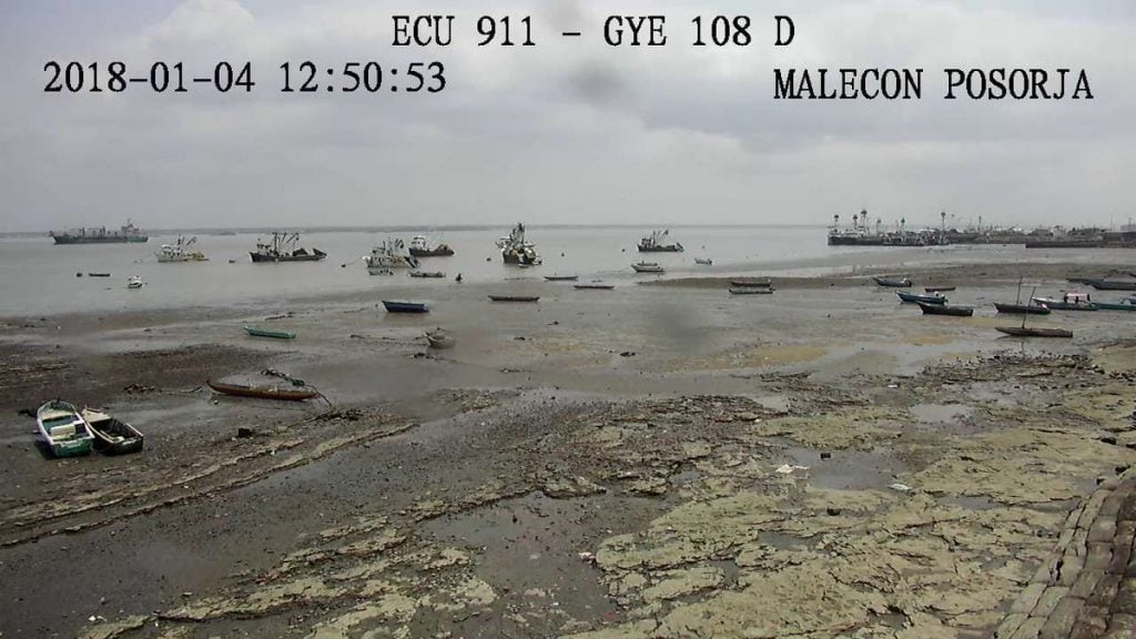 water receding ecuador jan 2018, water diasppears ecuador january 2018, ocean receding ecuador january 2018, ocean recedes ecuador jan 2018