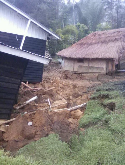 Consequences of M7.5 earthquake in Papua New Guinea in February 2018, Consequences of M7.5 earthquake in Papua New Guinea in February 2018 pictures, Consequences of M7.5 earthquake in Papua New Guinea in February 2018 videos