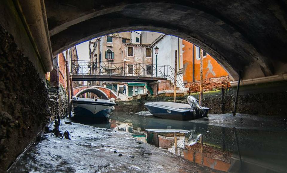 venice dry canals, no water in venice canals