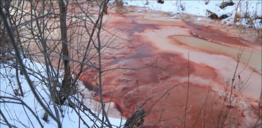 River in Russia turns blood red, River in Russia turns bliblical blood red