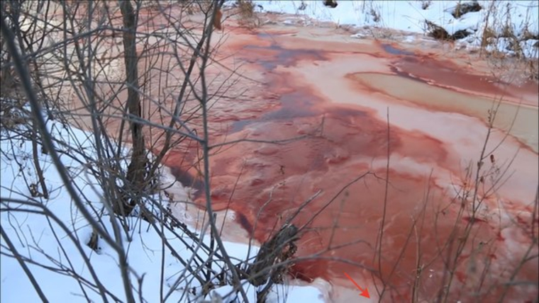 River in Russia turns blood red, River in Russia turns bliblical blood red