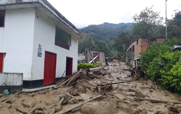 mud avalanche colombia, River Venus overflows in Colombia, 
