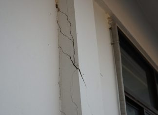 mysterious booms crack walls thailand, mystery booms crack walls thailand, mystery booms february 2018, loud booms february 2018