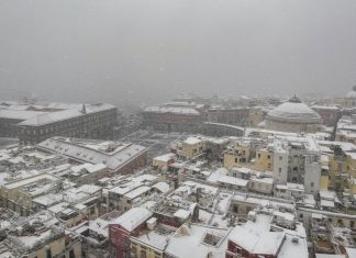 First snow in Naples, Italy since 1956, naples snow february 2018, naples snow february 2018 pictures