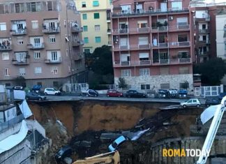 rome road collapse sinkhole, rome road collapse sinkhole pictures, rome road collapse sinkhole video, A road collapsed in Rome swallowing up 8 cars in giant sinkhole
