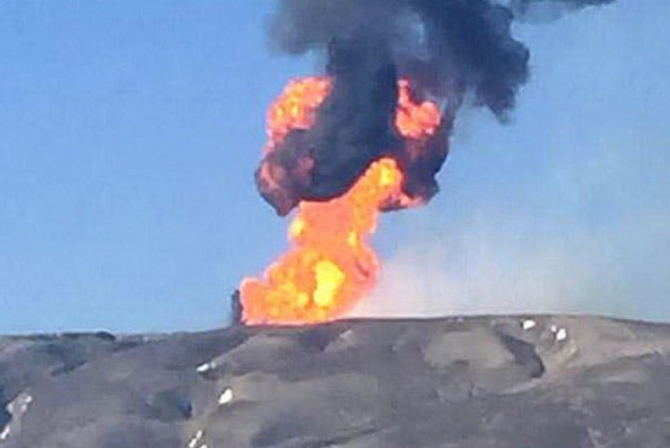 mud volcano eruption Azerbaijan, Azerbaijan mud volcano eruption march 29 2018, Mud volcano erupts throwing flames 150 meters above crater in Azerbaijan