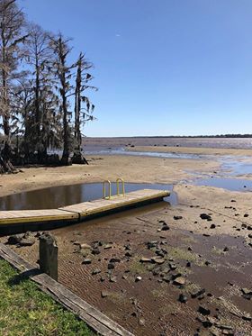 Water disappears Pamlico and Neuse rivers North Carolina