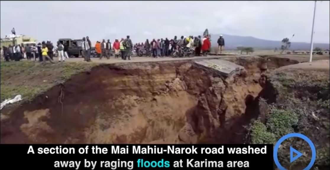 Giant 3kmlong crack cuts off heavy traffic road in Kenya after