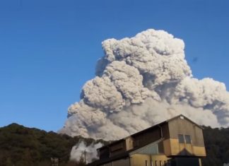 Shinmoedake volcano eruption in Japan on March 1 2018, Ashfall after eruption of Shinmoe volcano in Japan on March 1 2018, japan volcano eruption, eruption Shinmoe volcano in Japan on March 1 2018