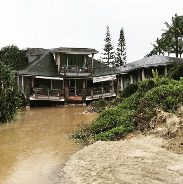 Kauai floods, Kauai hawaii floods pictures and videos, kauai flooding april 2018 video, Kauai island in Hawaii engulfed by catastrophic floods and mudslides in April 2018