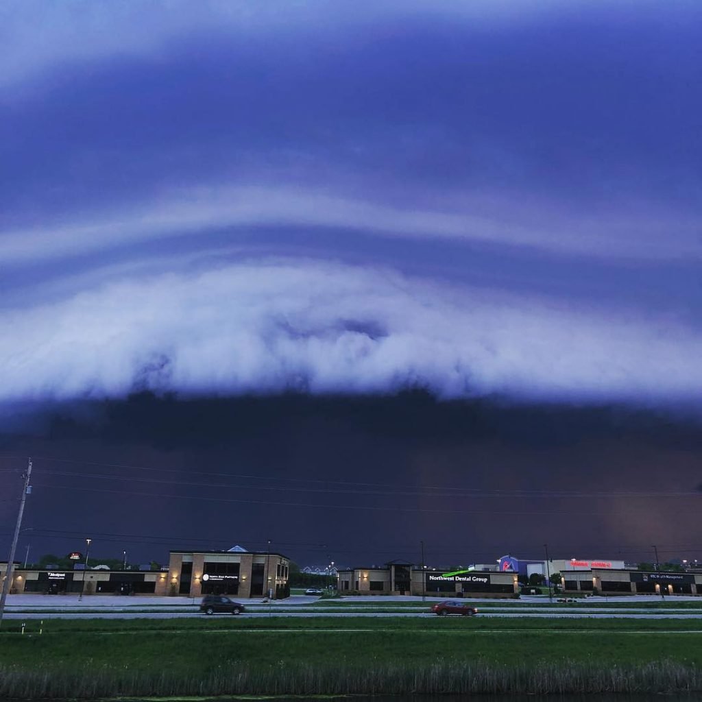 Apocalyptic shelf cloud freaks out Rochester, Minnesota on May 25 2018, Apocalyptic shelf cloud freaks out Rochester, Minnesota on May 25 2018 pictures, Apocalyptic shelf cloud freaks out Rochester, Minnesota on May 25 2018 video, Apocalyptic shelf cloud freaks out Rochester, Minnesota on May 25 2018 pictures and videos