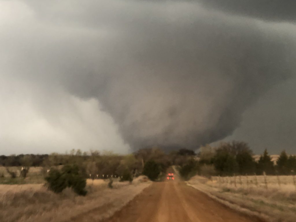 widespread severe thunderstorms in the central U.S., hail kansas nebraska may 2018, Hail, damaging winds and tornadoes kansas iowa nebrask, severe weather nebraska and Kansas may 2018