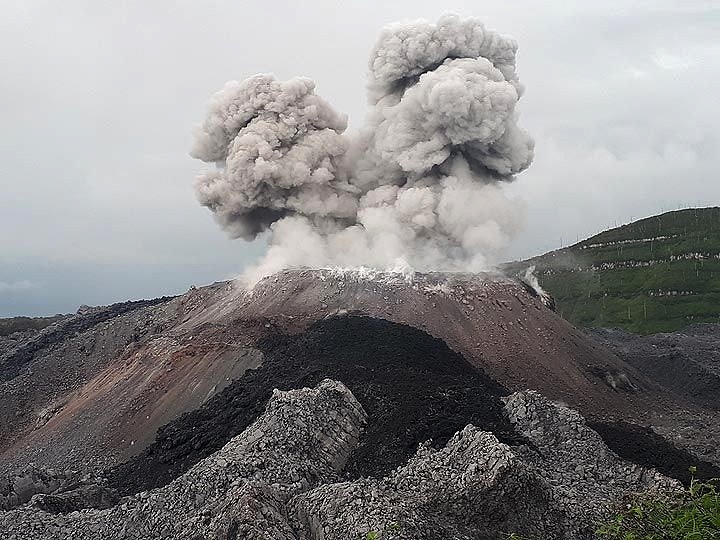 ibu volcano eruption, ibu volcanic eruption, ibu volcano eruption july 2018