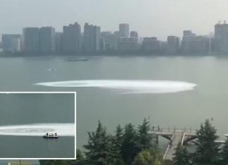mysterious whirlpool quiantang river china, mysterious whirlpool quiantang river china pictures, mysterious whirlpool quiantang river china video