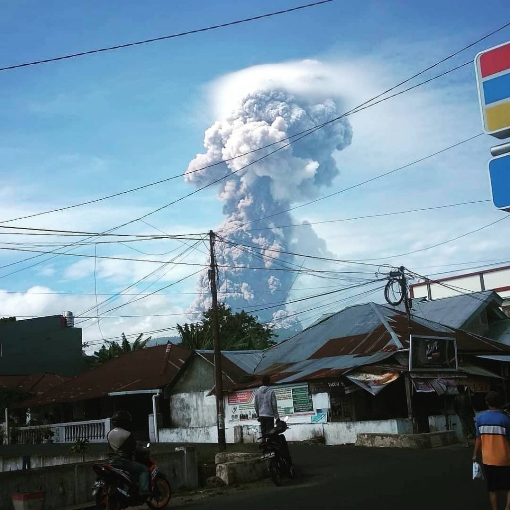 Picture of Soputan volcanic eruption on October 3 2018 in Sulawesi, Picture of Soputan volcanic eruption on October 3 2018 in Sulawesi picture, Picture of Soputan volcanic eruption on October 3 2018 in Sulawesi video