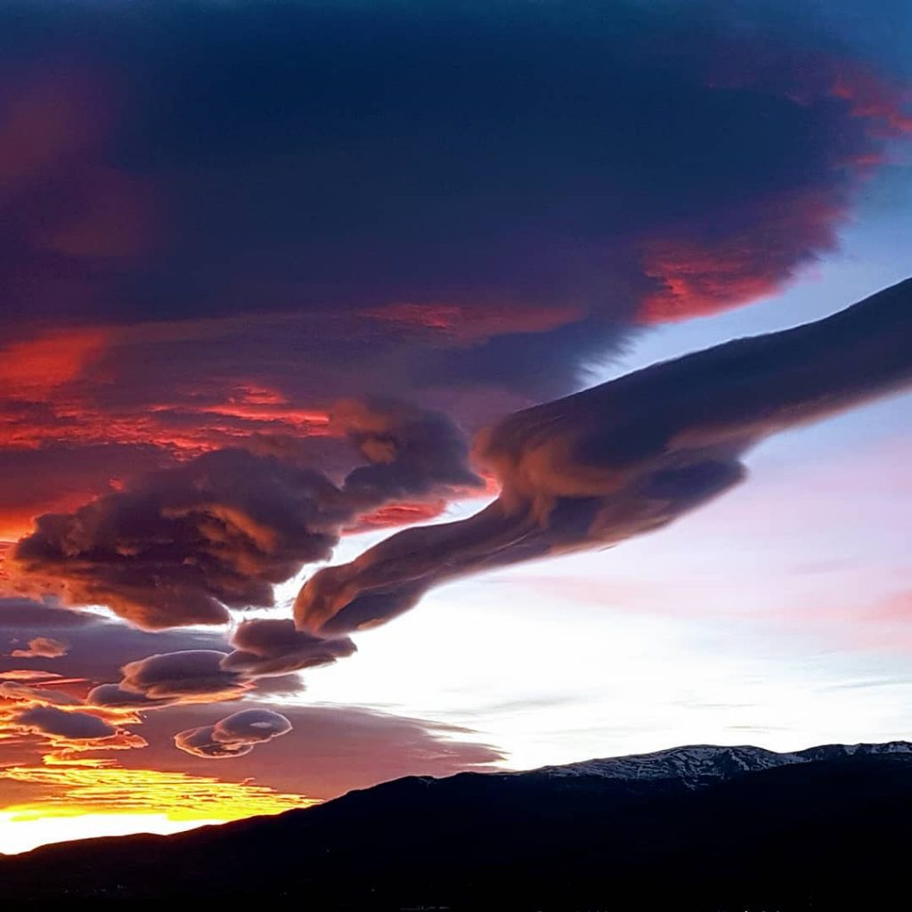 catalonia lenticular clouds, catalonia lenticular clouds pictures, catalonia lenticular clouds video