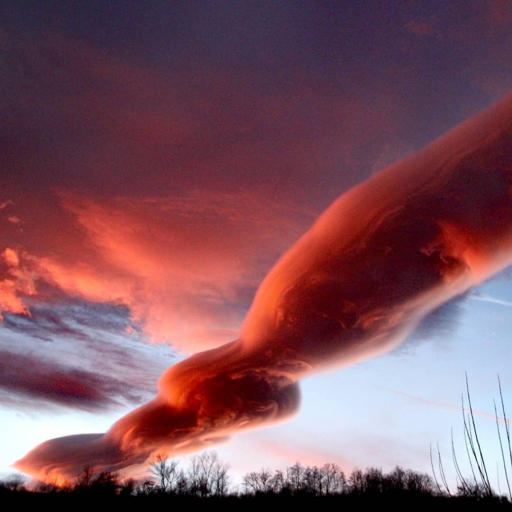 catalonia lenticular clouds, catalonia lenticular clouds pictures, catalonia lenticular clouds video