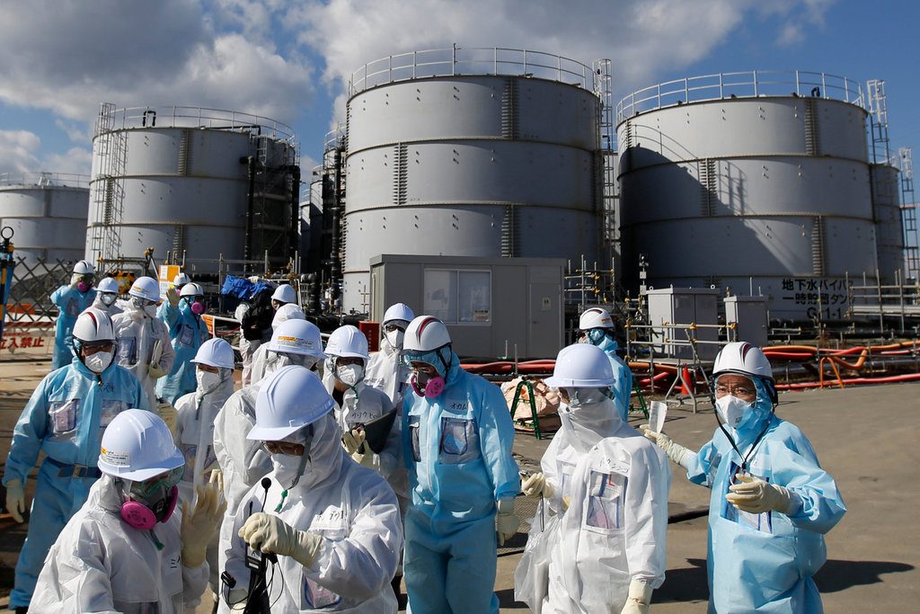 Fukushima: removal of nuclear fuel rods from damaged reactor building begins