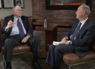 Charlie Munger and Andy Serwer discussing about US health Care