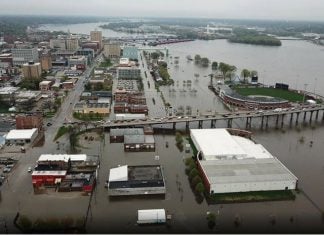 davenport floods, davenport iowa floods, downtown davenport iowa flooded mississippi river
