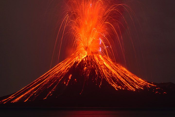 How many volcanoes have the potential to trigger devastating tsunamis?, How many volcanoes have the potential to trigger devastating tsunamis like anak krakatau?, krakatau tsunami volcanoes world