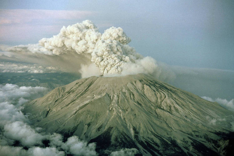 US volcanic threat, major volcanic threat usa, usa volcano eruption threat, most dangerous volcanoes usa