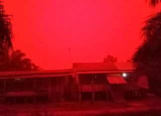 blood red sky indonesia, blood red sky indonesia pictures, blood red sky indonesia video,Rayleigh Scattering effect turns sky blood red in Indonesia