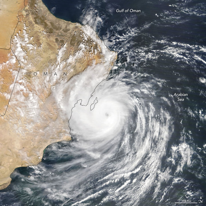 hikaa tropical cyclone engulfs Oman, hikaa oman, hikaa devastates oman, hikaa oman videos, hikaa oman pictures