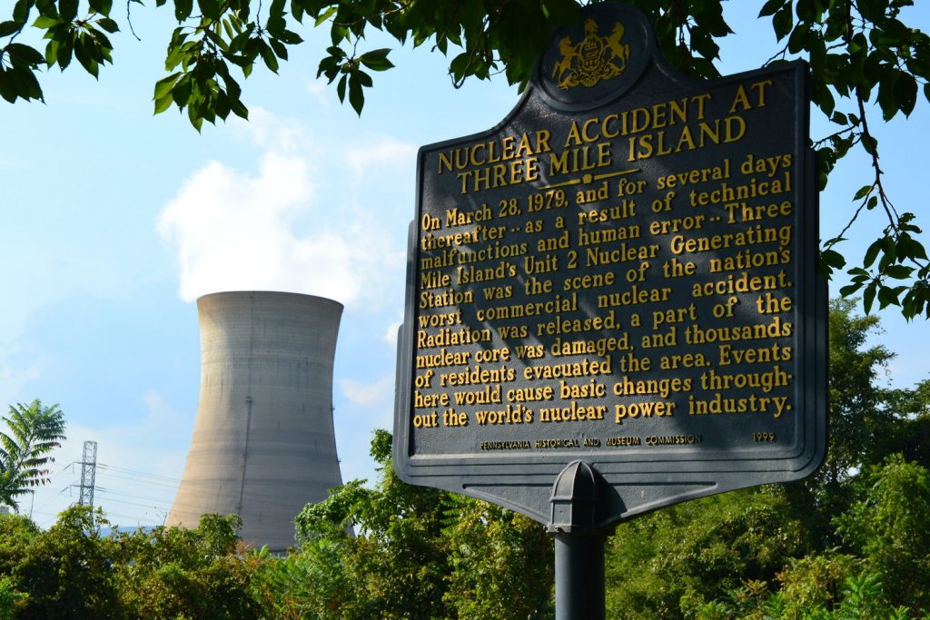 three mile island nuclear plant shuts down
