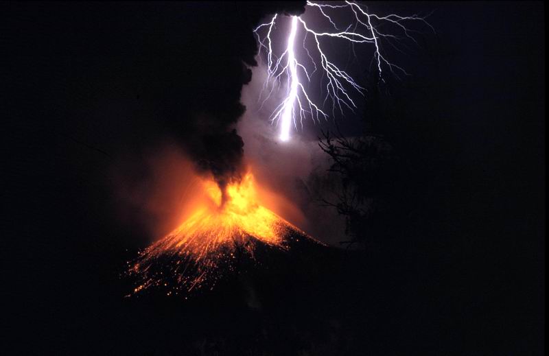 More than 109,000 lightnings hit before deadly White Island volcanic eruption in New Zealand