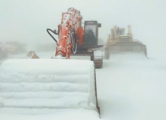 Heavy snowfall in the Victoria Alps, Australia on second day of SUMMER - up to a FOOT of snow overnight