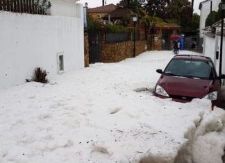 Car trapped in huge hail accumulation in Malaga on January 23 2020